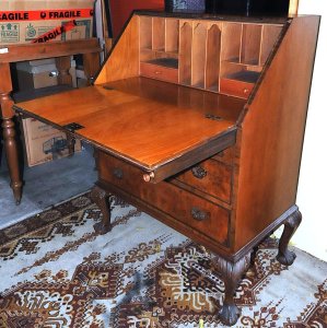 Lot 001 - Vintage c1900 1920s Chippendale style Walnut Veneer Secretaire - typi