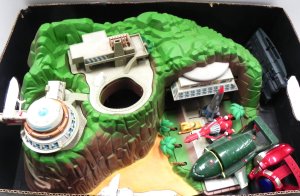 Lot 020 - Box Lot of Vintage mostly Thunderbird Toys inc, Tracey Island, T2, TB1