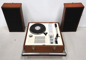 Lot 133 - MCM Portable Fairmont brand Solid state AM Radio & Record Player