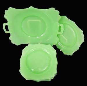 Lot 137 - Art Deco 1930s 5 pces Fenton Jadeite glass Cake Set - Handled serving