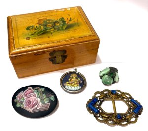 Lot 163 - Grp Victorian wooden Keepsake Friendship box with jewellery, oval flor