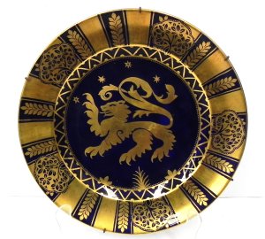 Lot 203 - 1930s Grimwades Byzanta Ware Cabinet Plate - Dep Cobalt Blue with gilt
