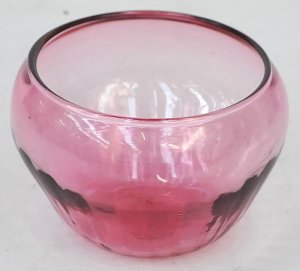 Lot 204 - John Walsh signed Australian Pink Art Glass Bowl - Fluted lower sectio
